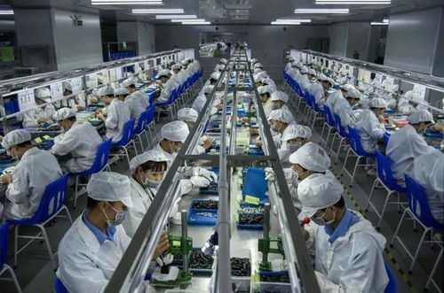 人大代表鼓励年轻人 少送外卖多进工厂 ,网友吵翻天 真的只是钱的问题么
